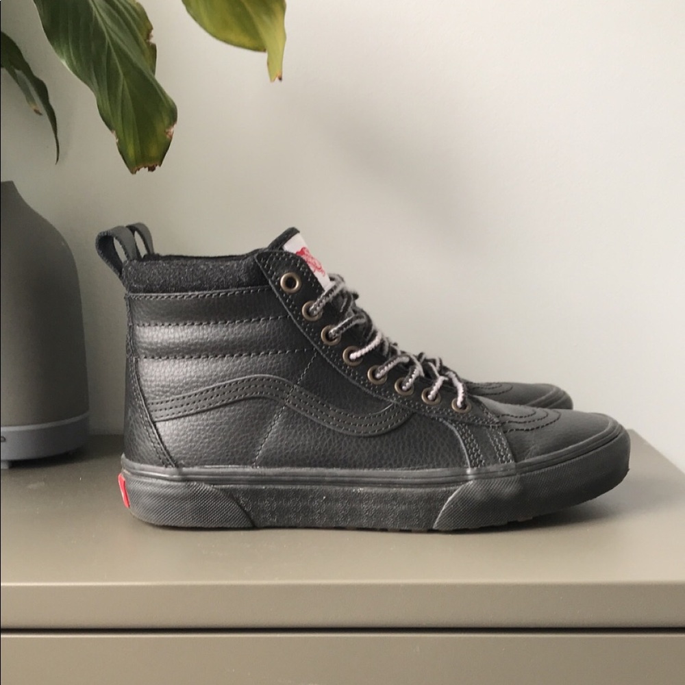 Custom All-Black Vans SK8-HI MTE L